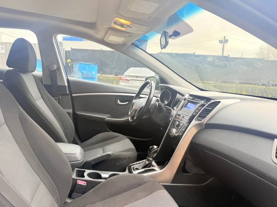 2016 Hyundai Elantra - Image 9 of 13