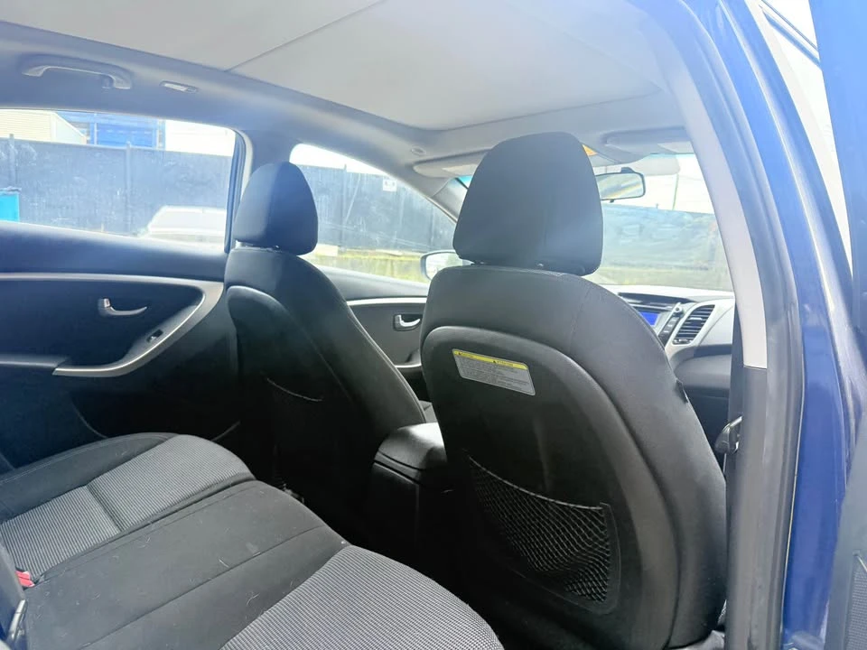 2016 Hyundai Elantra - Image 10 of 13