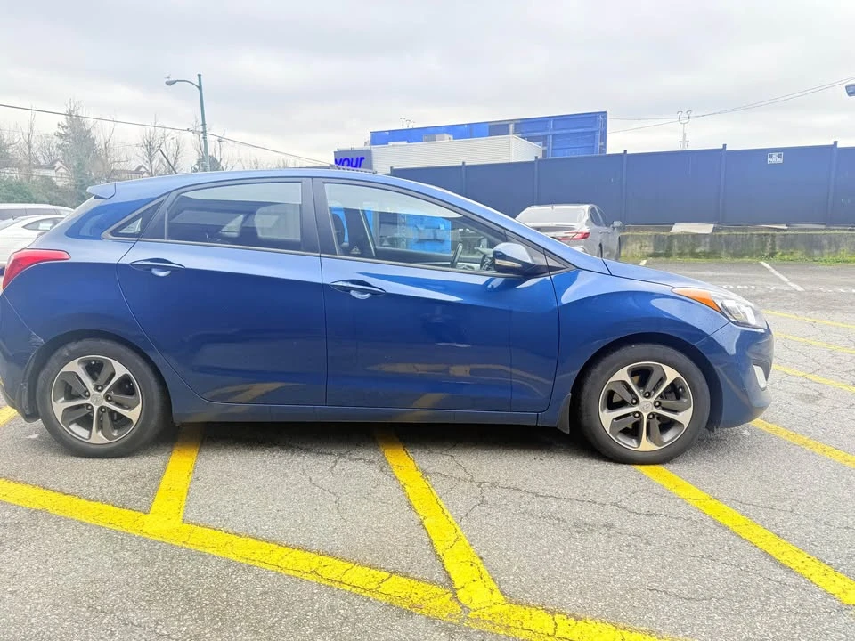 2016 Hyundai Elantra - Image 4 of 13