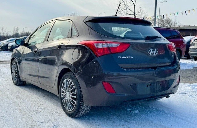 2016 Hyundai Elantra - Image 5 of 17