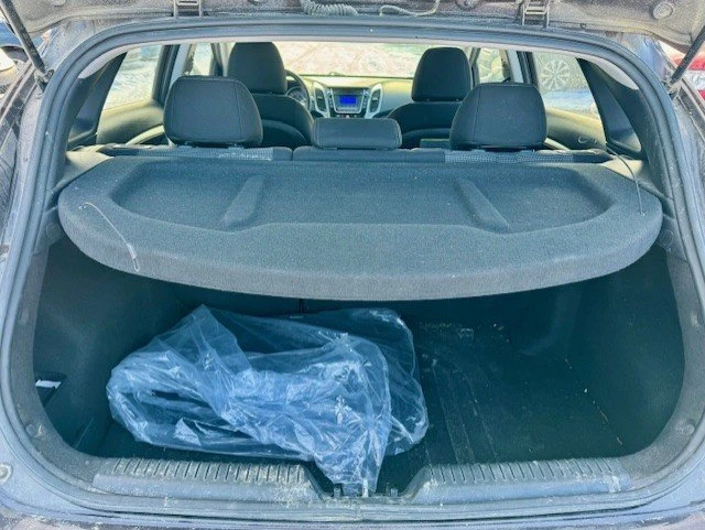 2016 Hyundai Elantra - Image 12 of 17