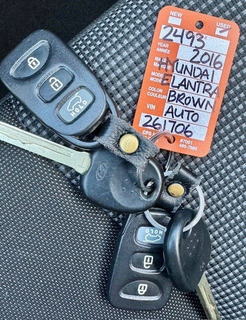 2016 Hyundai Elantra - Image 15 of 17