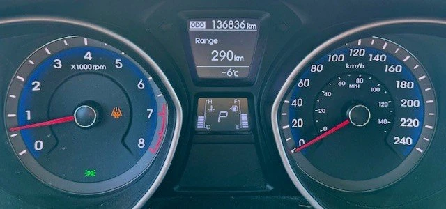 2016 Hyundai Elantra - Image 16 of 17