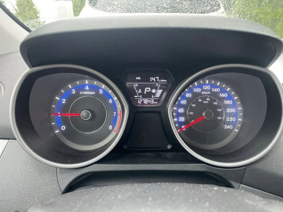 2016 Hyundai Elantra - Image 8 of 9