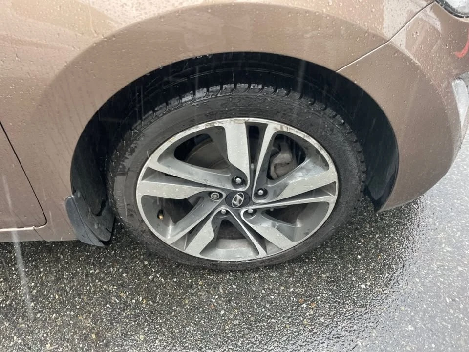 2016 Hyundai Elantra - Image 7 of 9