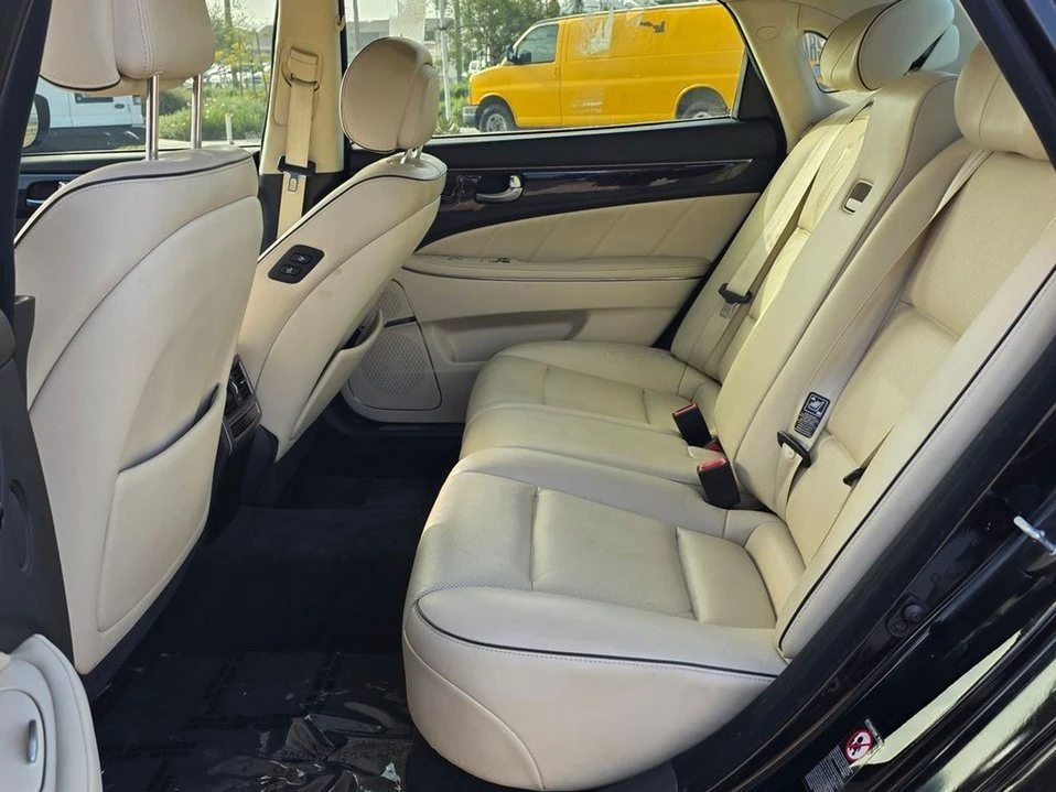 2016 Hyundai Equus - Image 10 of 12