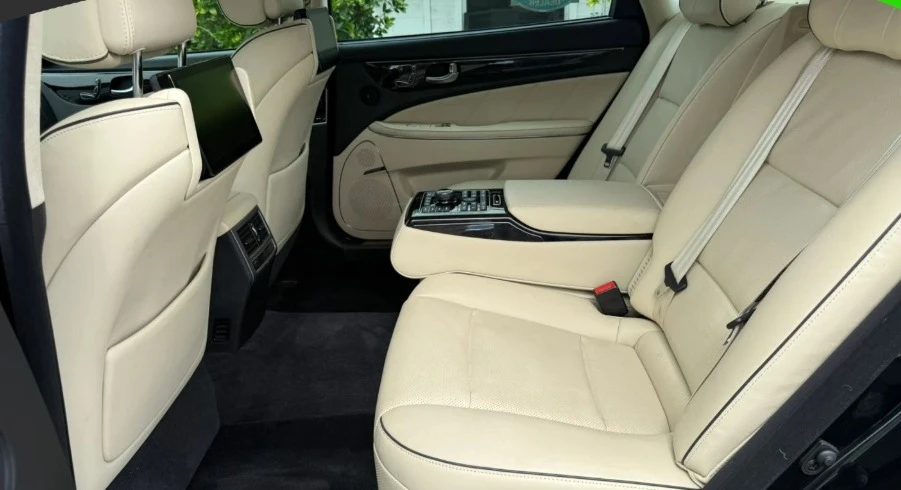 2016 Hyundai Equus - Image 11 of 12