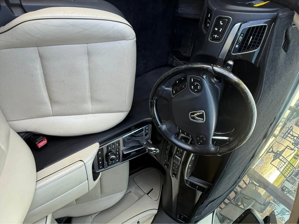 2016 Hyundai Equus - Image 9 of 11