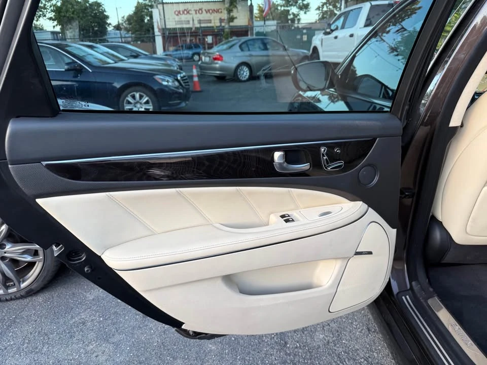 2016 Hyundai Equus - Image 18 of 20