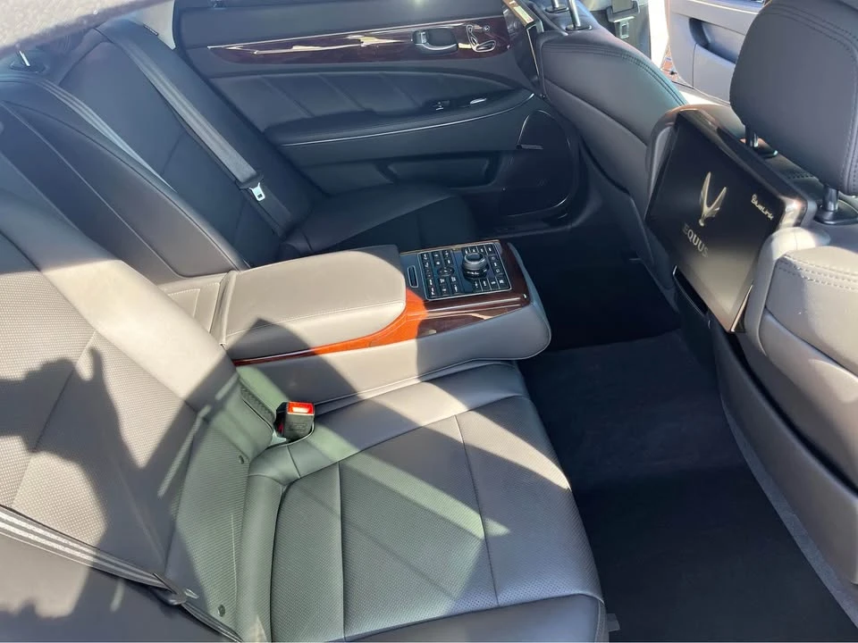 2016 Hyundai Equus - Image 12 of 16