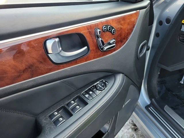 2016 Hyundai Equus - Image 16 of 18