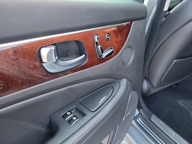 2016 Hyundai Equus - Image 11 of 18