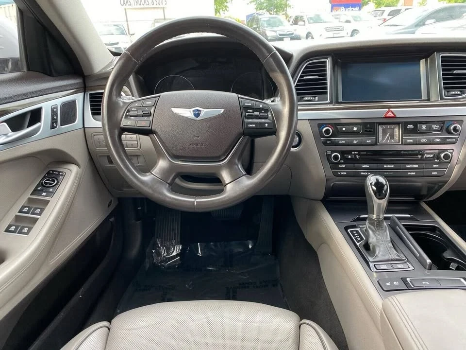 2016 Hyundai Genesis - Image 18 of 20