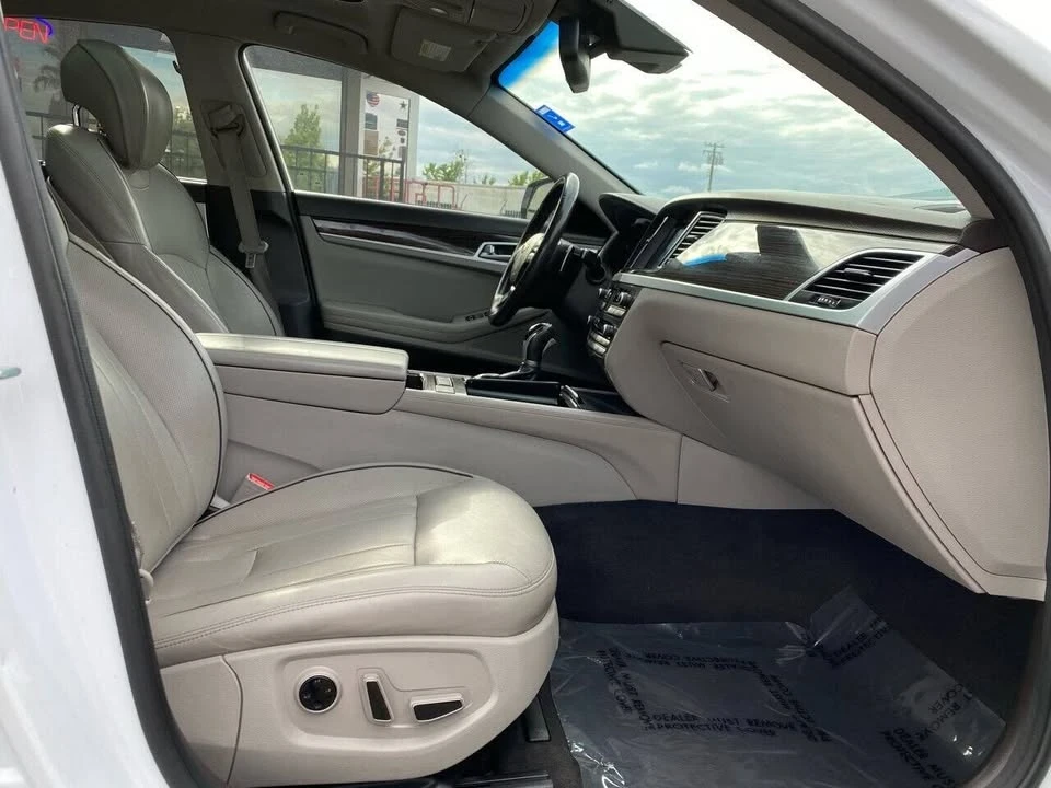 2016 Hyundai Genesis - Image 15 of 20