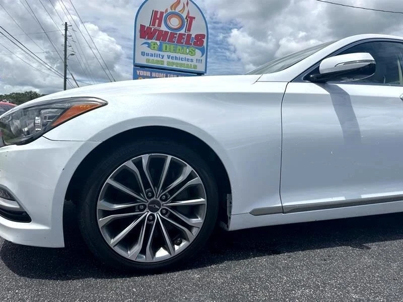 2016 Hyundai Genesis - Image 18 of 19