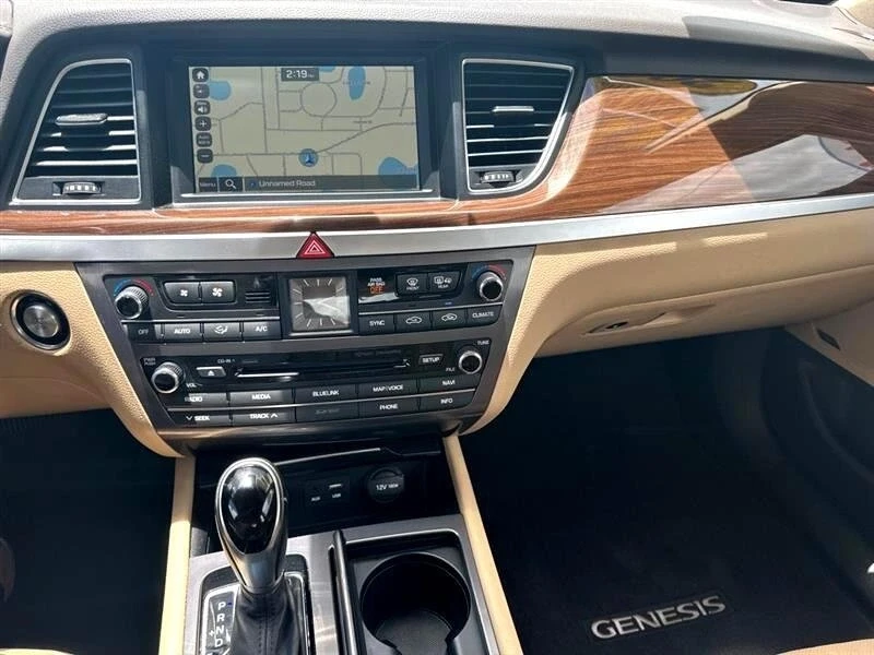 2016 Hyundai Genesis - Image 15 of 19