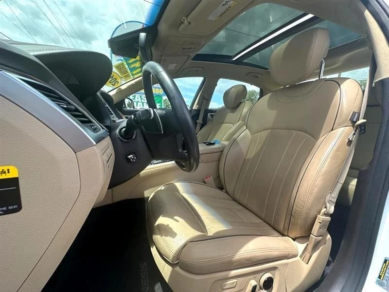 2016 Hyundai Genesis - Image 13 of 19