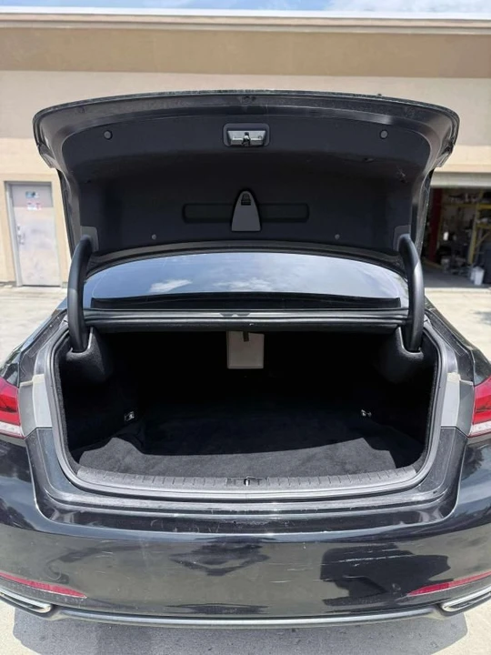 2016 Hyundai Genesis - Image 9 of 11
