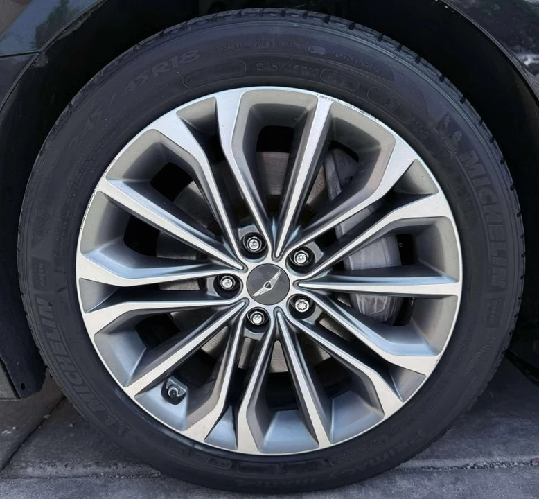 2016 Hyundai Genesis - Image 8 of 11