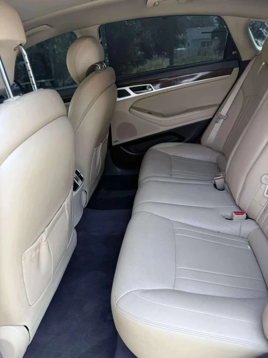 2016 Hyundai Genesis - Image 6 of 11