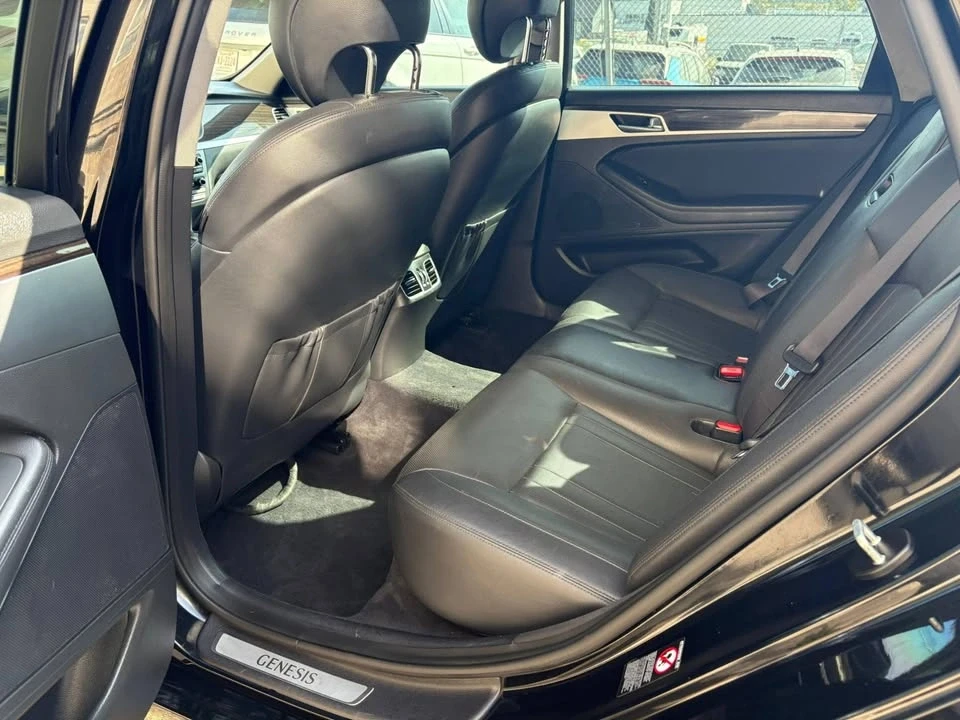 2016 Hyundai Genesis - Image 19 of 19