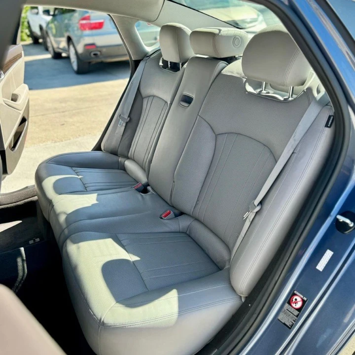 2016 Hyundai Genesis - Image 11 of 19