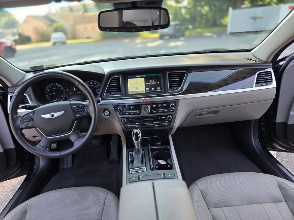 2016 Hyundai Genesis - Image 13 of 20