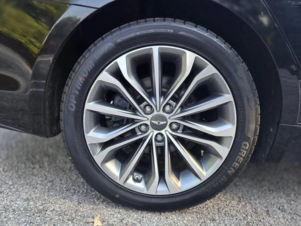 2016 Hyundai Genesis - Image 17 of 20