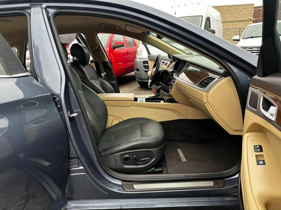 2016 Hyundai Genesis - Image 8 of 12