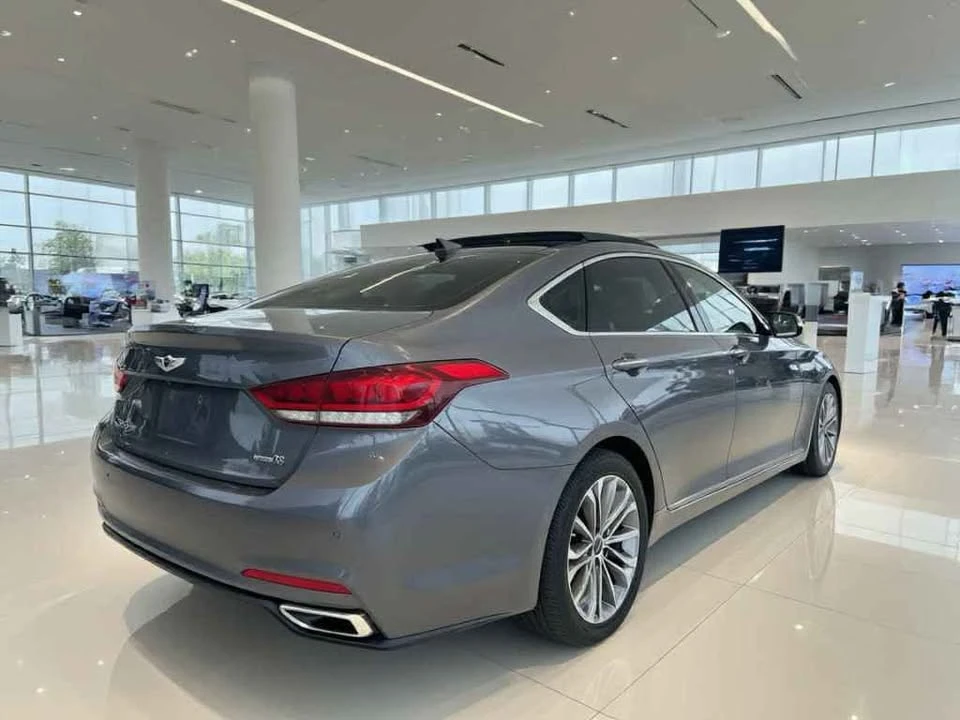 2016 Hyundai Genesis - Image 2 of 6