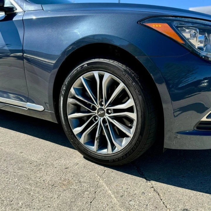 2016 Hyundai Genesis - Image 13 of 19