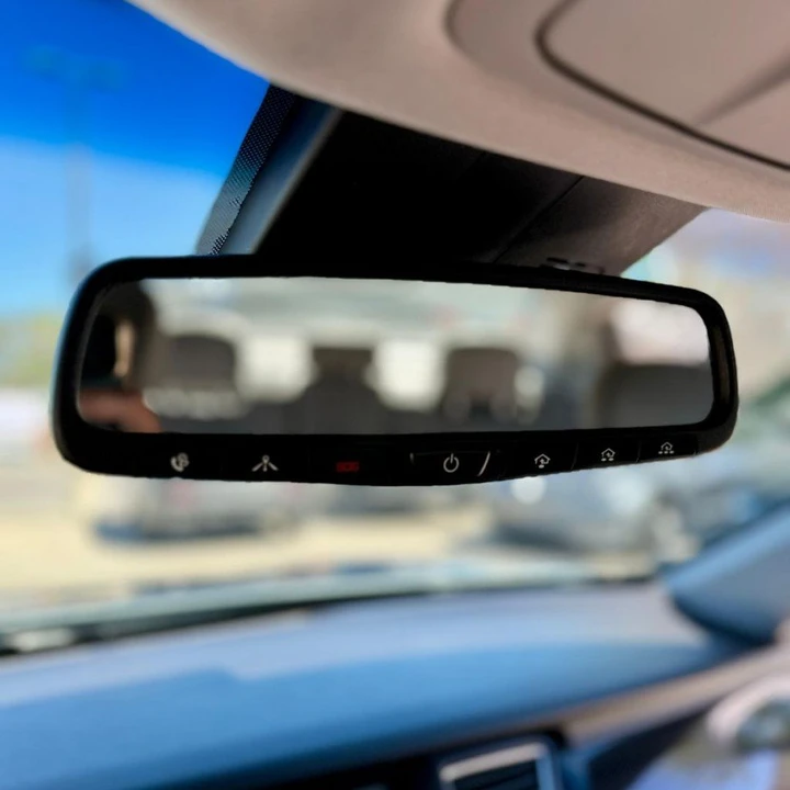 2016 Hyundai Genesis - Image 15 of 19