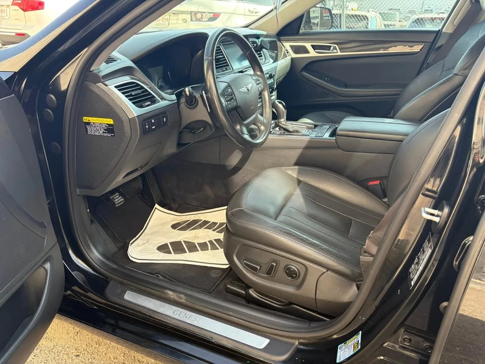 2016 Hyundai Genesis - Image 9 of 20