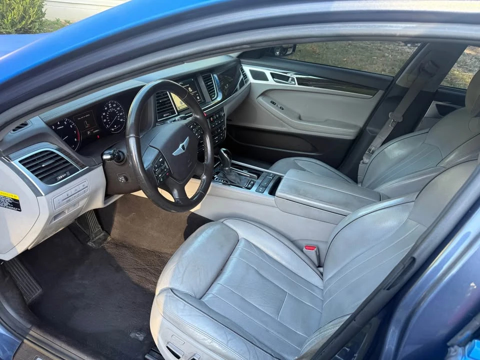 2016 Hyundai Genesis - Image 5 of 8