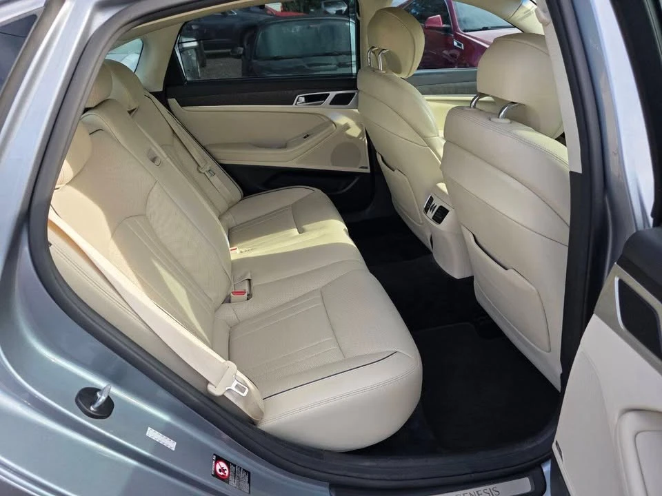2016 Hyundai Genesis - Image 15 of 20