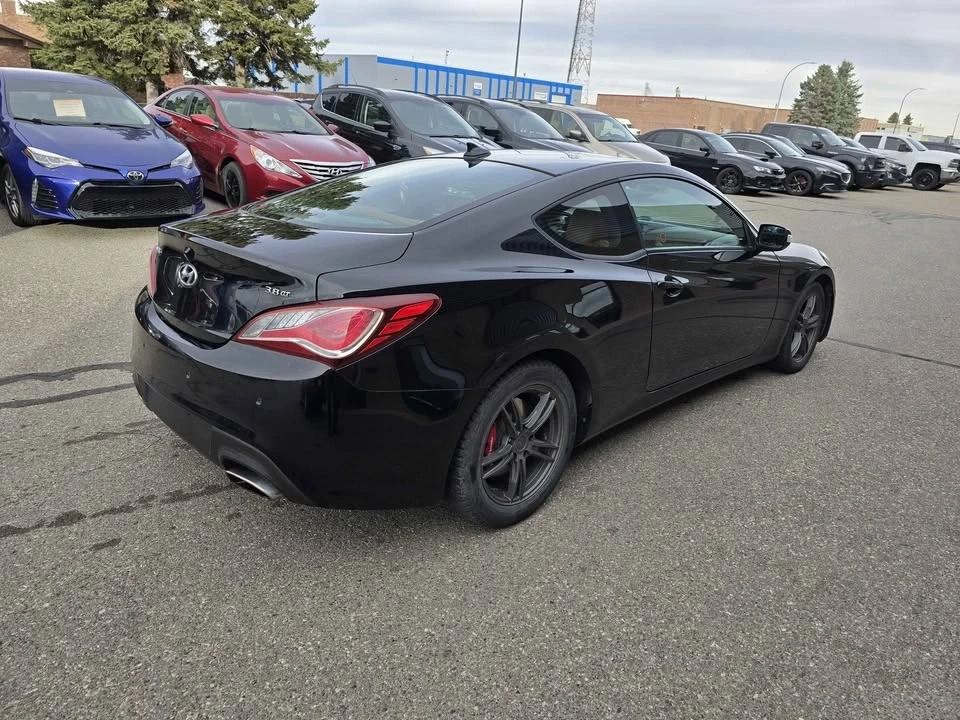 2016 Hyundai Genesis - Image 3 of 16