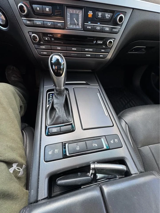2016 Hyundai Genesis - Image 3 of 12