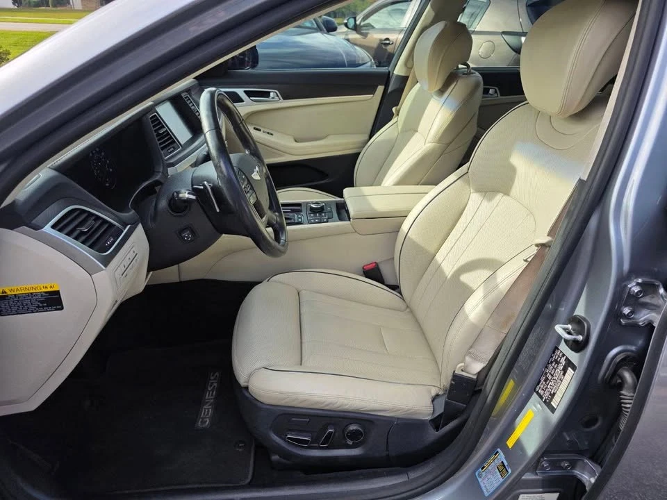 2016 Hyundai Genesis - Image 11 of 20
