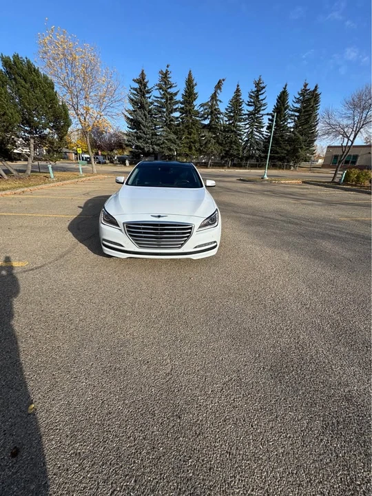 2016 Hyundai Genesis - Image 2 of 12