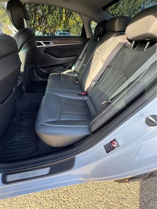 2016 Hyundai Genesis - Image 9 of 12