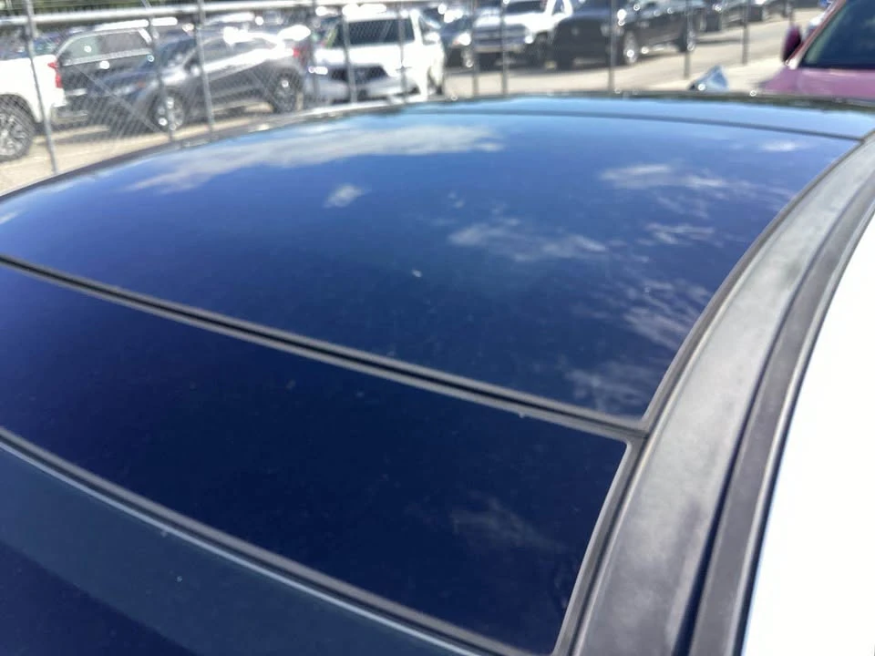 2016 Hyundai Genesis - Image 3 of 9