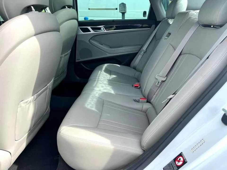 2016 Hyundai Genesis - Image 12 of 19