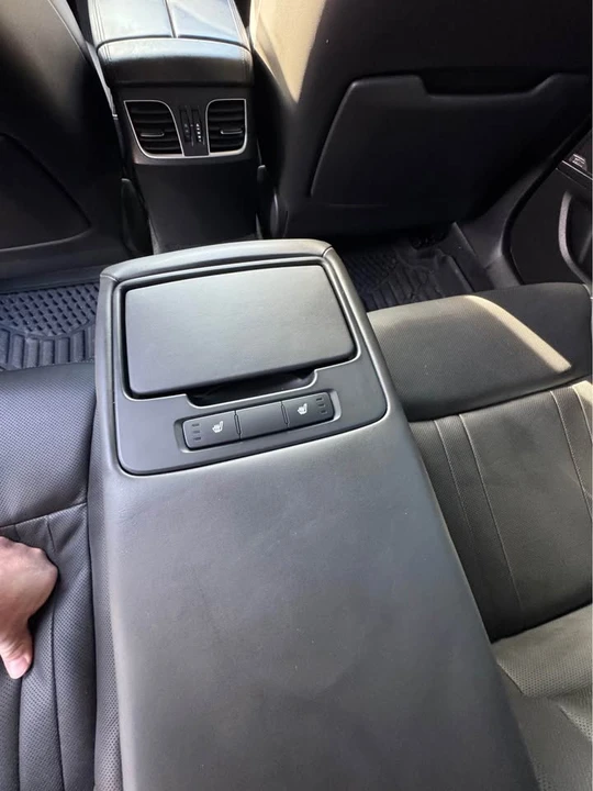 2016 Hyundai Genesis - Image 8 of 12
