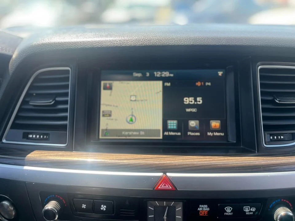 2016 Hyundai Genesis - Image 18 of 20