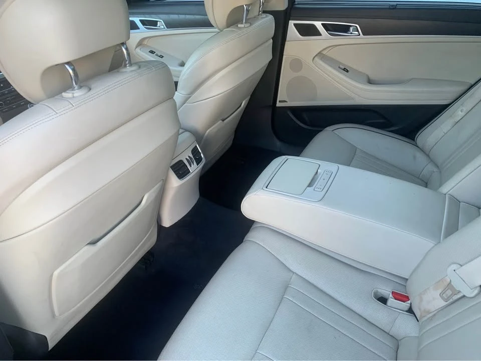2016 Hyundai Genesis - Image 18 of 20