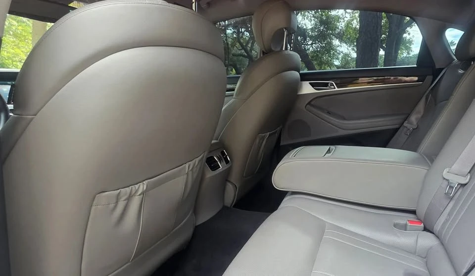 2016 Hyundai Genesis - Image 12 of 13