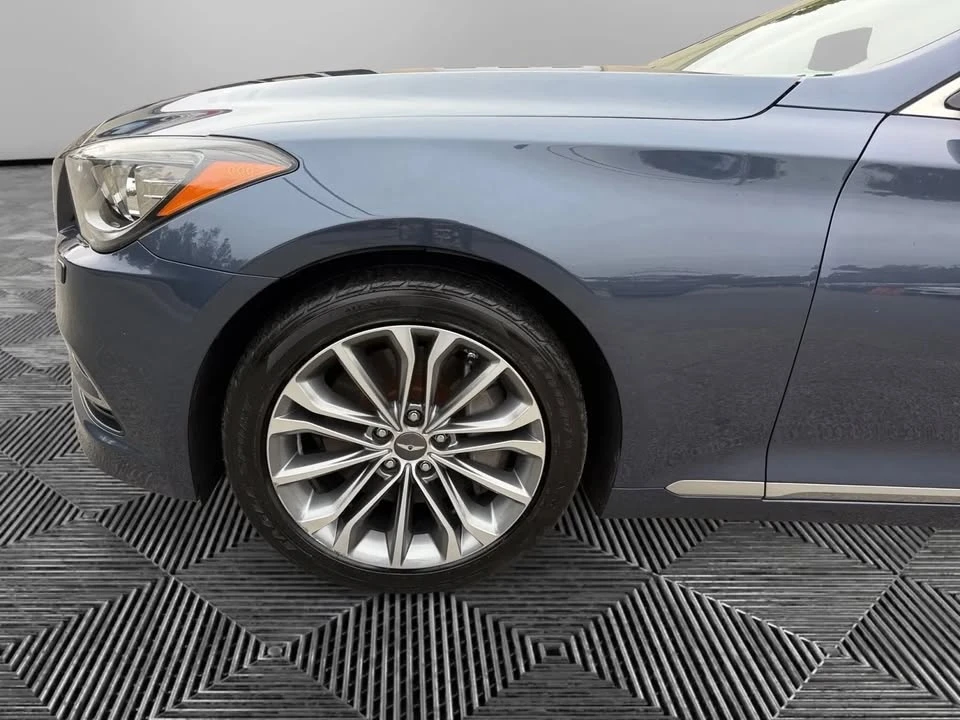 2016 Hyundai Genesis - Image 18 of 20