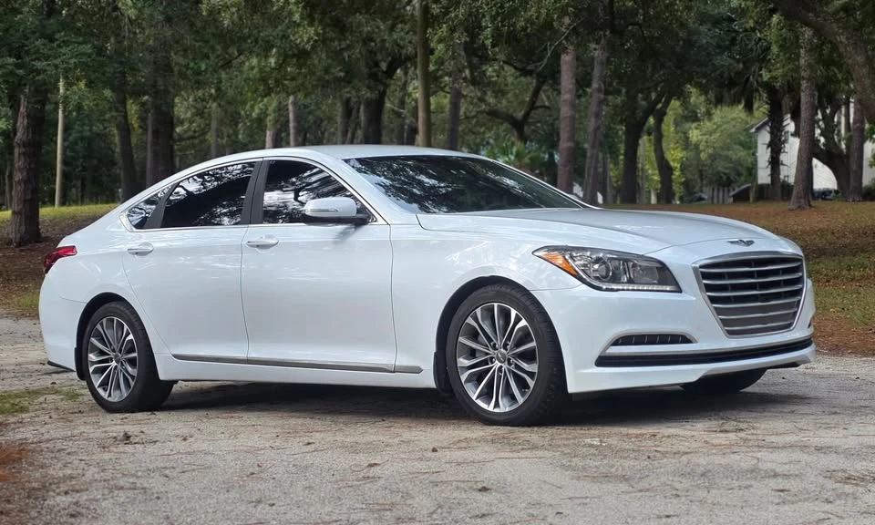 2016 Hyundai Genesis - Image 4 of 13