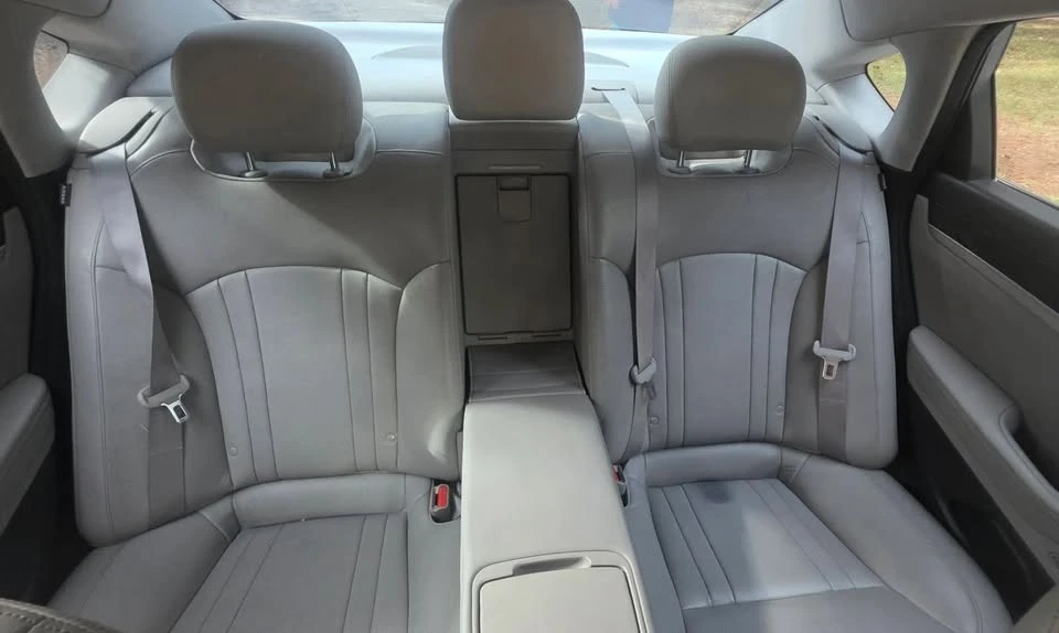 2016 Hyundai Genesis - Image 11 of 13
