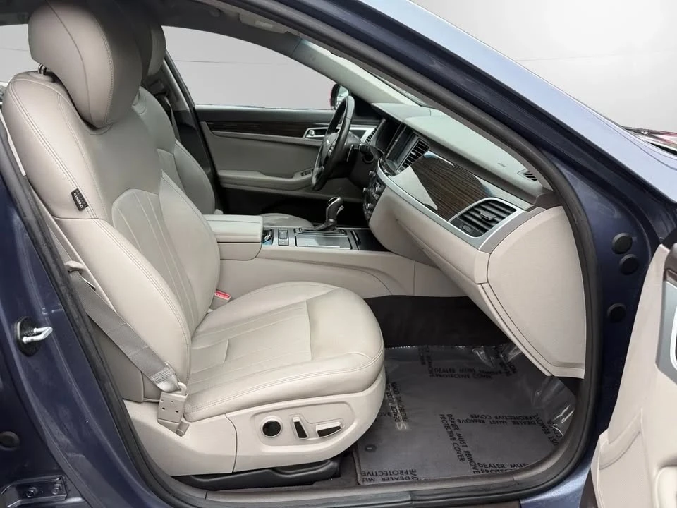 2016 Hyundai Genesis - Image 19 of 20